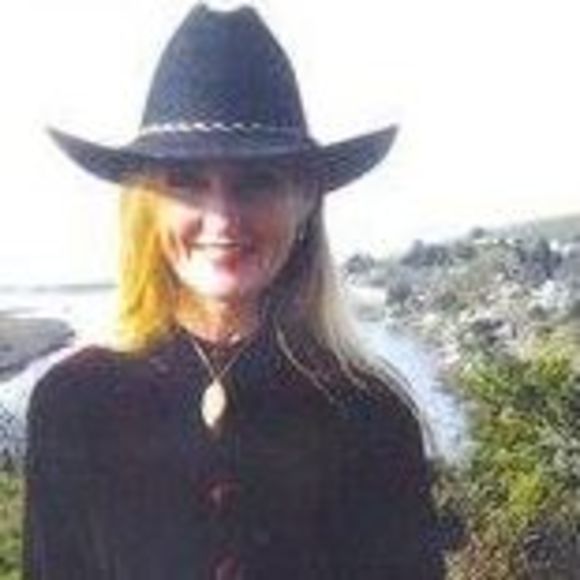 Meet your Posher, Pamela - Picture 1 of 1